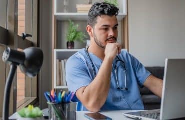 Infirmiers : signature de l’avenant n°10 pour la prise en charge des patients à domicile