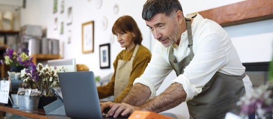 Quand le conjoint d’un associé renonce à la qualité d’associé