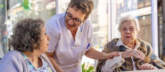 Médico-social : résidents dépendants dans les Ehpad et les résidences autonomie